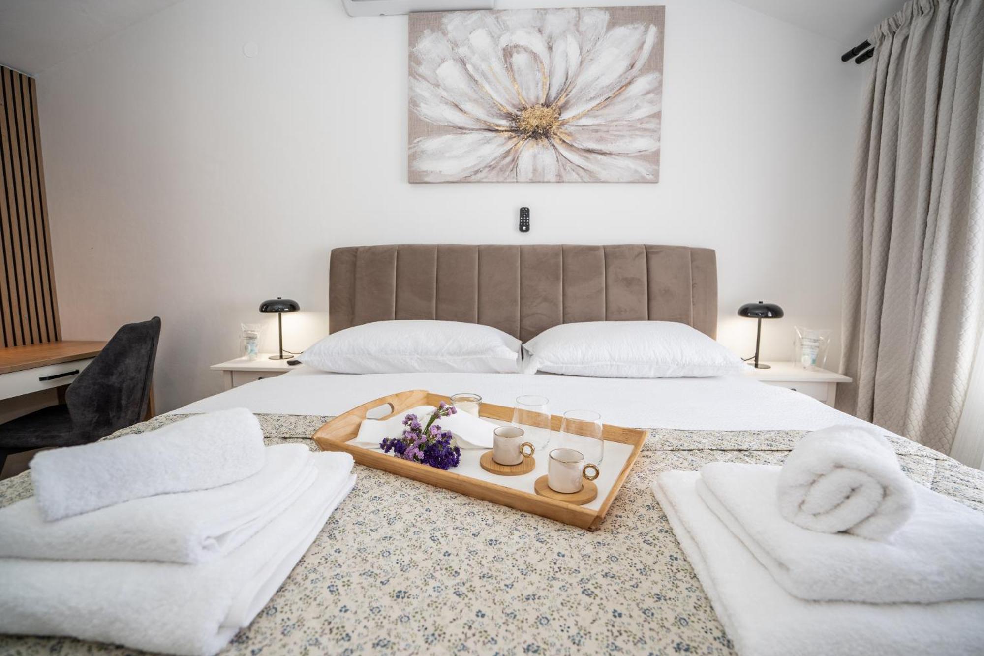 Villa Kamia With Private Heated Pool And Electric Vehicle Adapter Zubovići المظهر الخارجي الصورة