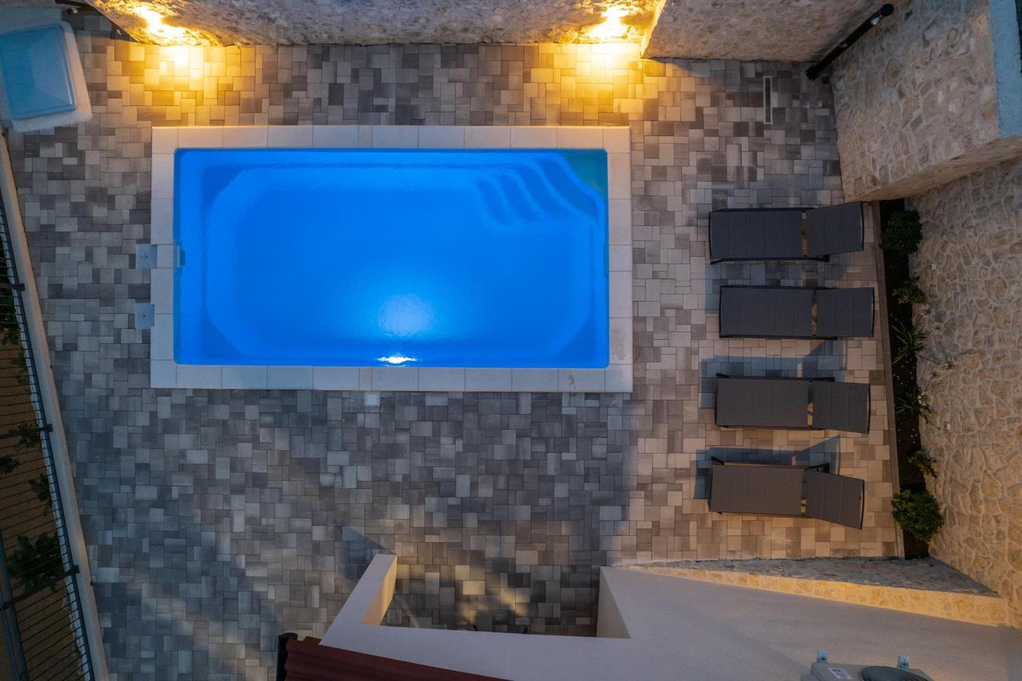Villa Kamia With Private Heated Pool And Electric Vehicle Adapter Zubovići المظهر الخارجي الصورة