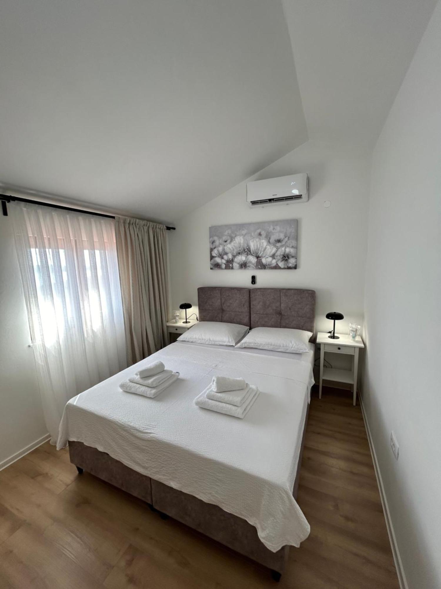 Villa Kamia With Private Heated Pool And Electric Vehicle Adapter Zubovići المظهر الخارجي الصورة